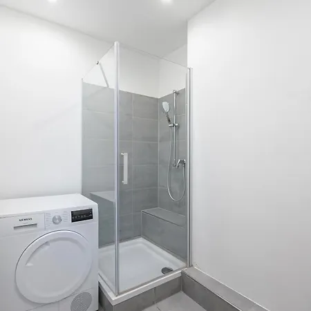 The Duesseldorfer, 1 Bedroom 1 Living Room, Group & Family Friendly, Ideal For 2 - 4 Guests * Berlin