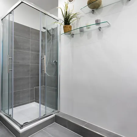 The Duesseldorfer, 1 Bedroom 1 Living Up To 4 People