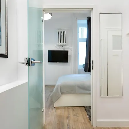 The Duesseldorfer, 1 Bedroom 1 Living Up To 4 People * Berlin