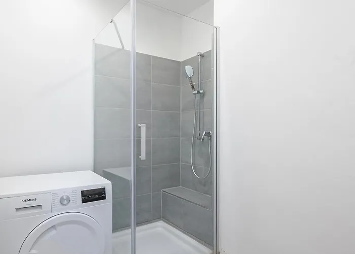 The Duesseldorfer, 1 Bedroom 1 Living Room, Group & Family Friendly, Ideal For 2 - 4 Guests * Berlin